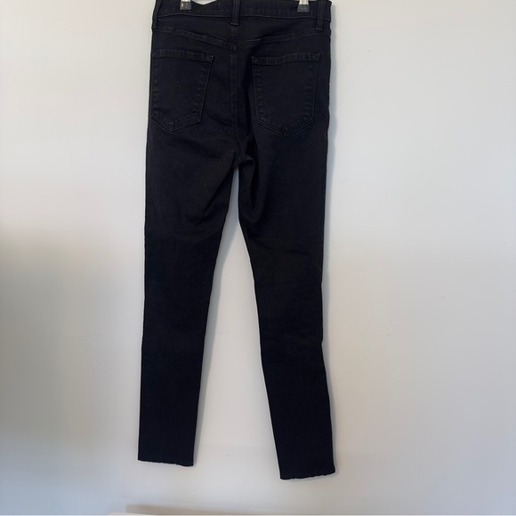J Brand Size 28 – Skinny Jeans with Stretch – Classic Fit - Picture 4 of 6